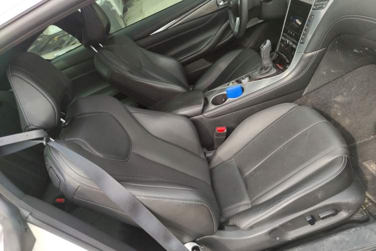 Used Infiniti Q60 2019 2.0T Luxury Edition Right Front Seat
