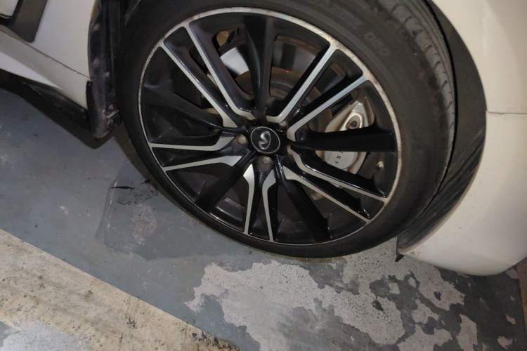 Used Infiniti Q60 2019 S 2.0T Luxury Sport Edition Right Front Wheel Hub