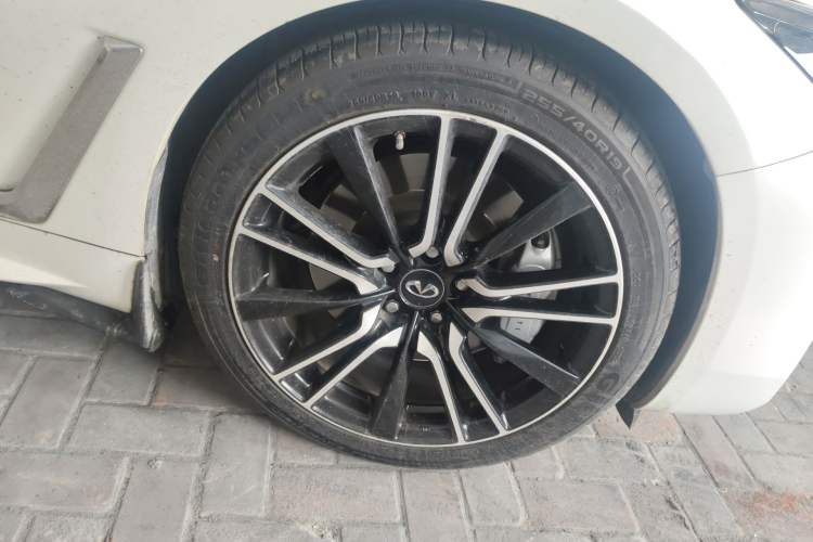 Used Infiniti Q60 2019 S 2.0T Luxury Sport Edition Right Front Wheel Hub