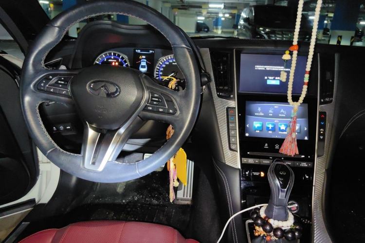 Used Infiniti Q60 2019 S 2.0T Luxury Sport Edition Steering Wheel
