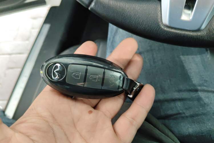 Used Infiniti Q60 2019 S 2.0T Luxury Sport Edition Vehicle Key