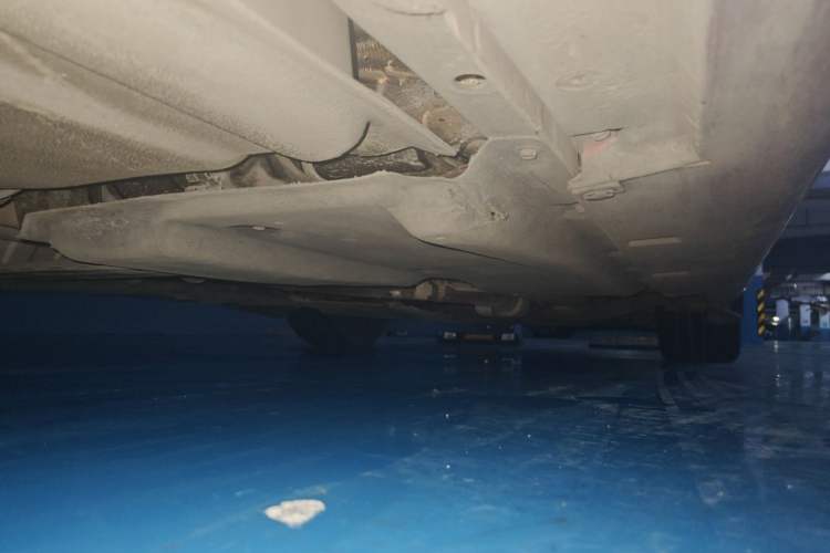 Used Infiniti Q60S  Chassis Rear Right
