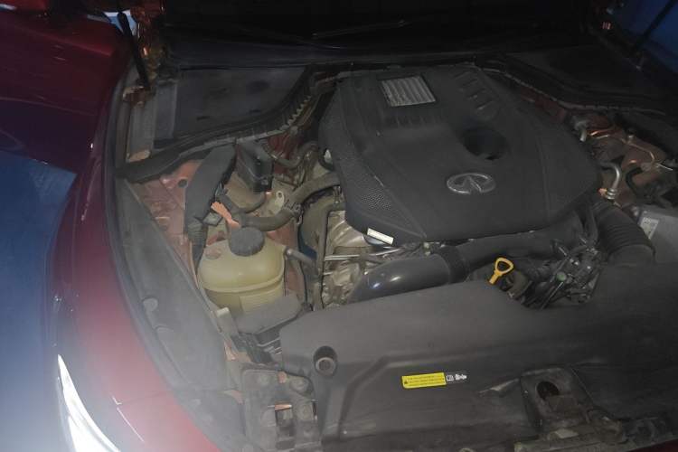 Used Infiniti Q60S  Engine Bay Right