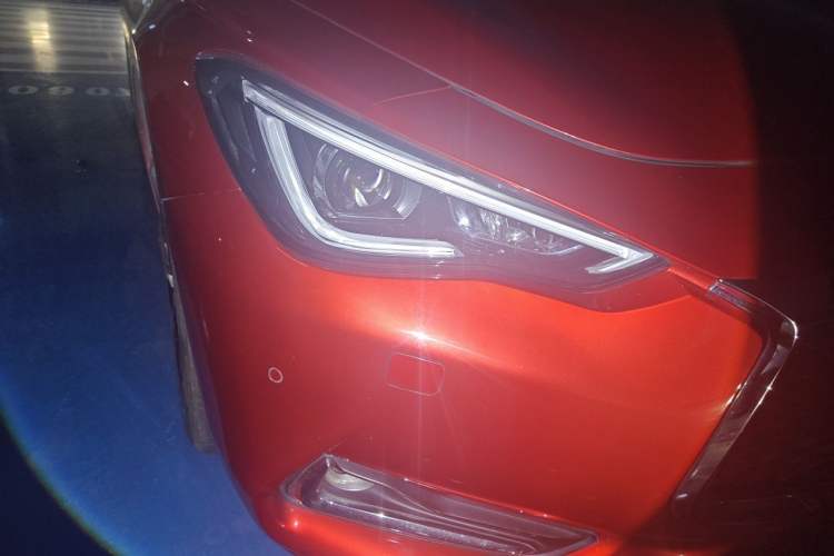 Used Infiniti Q60S  Right Front Headlight