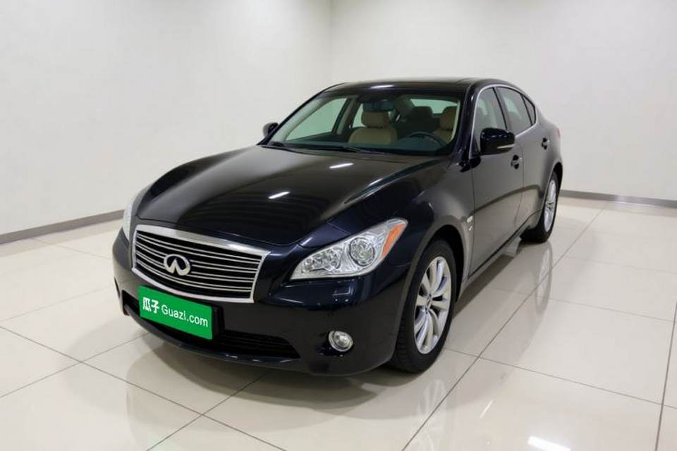 Infiniti Q70 2013