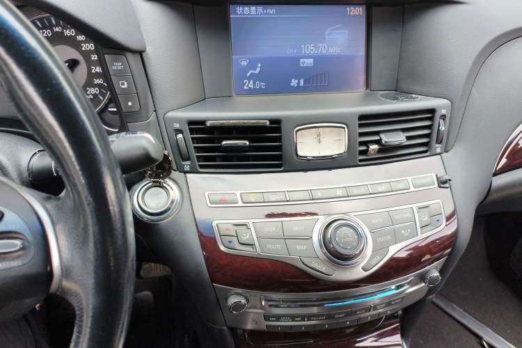 Used Infiniti Q70 2013 Q70L 2.5L Elegance Edition Audio And AC Panel