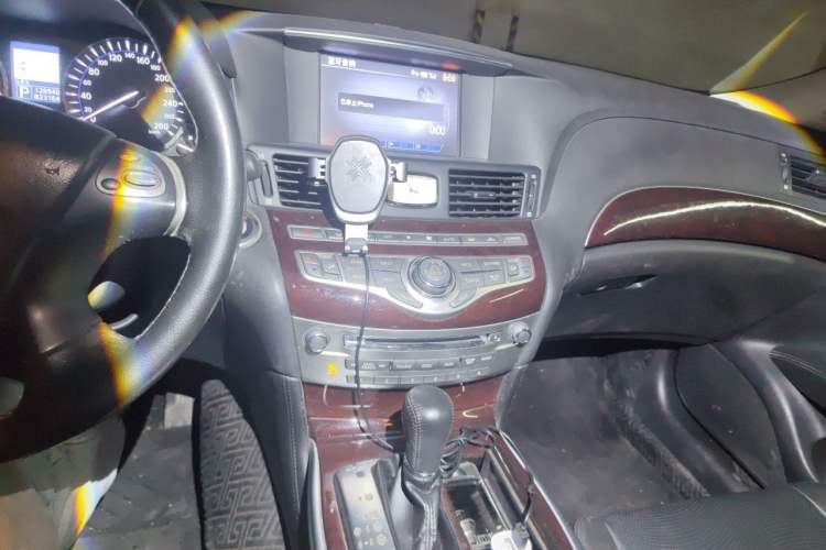 Used Infiniti Q70 2013 Q70L 2.5L Elegance Edition Audio And AC Panel