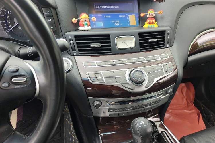 Used Infiniti Q70 2013 Q70L 2.5L Elegance Edition Audio And AC Panel