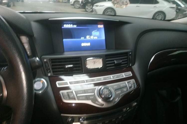 Used Infiniti Q70 2013 Q70L 2.5L Elegance Edition Audio And AC Panel