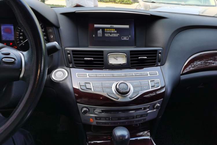 Used Infiniti Q70 2013 Q70L 2.5L Comfort Edition Audio And AC Panel