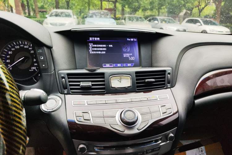 Used Infiniti Q70 2013 Q70L 2.5L Elegance Edition Audio And AC Panel