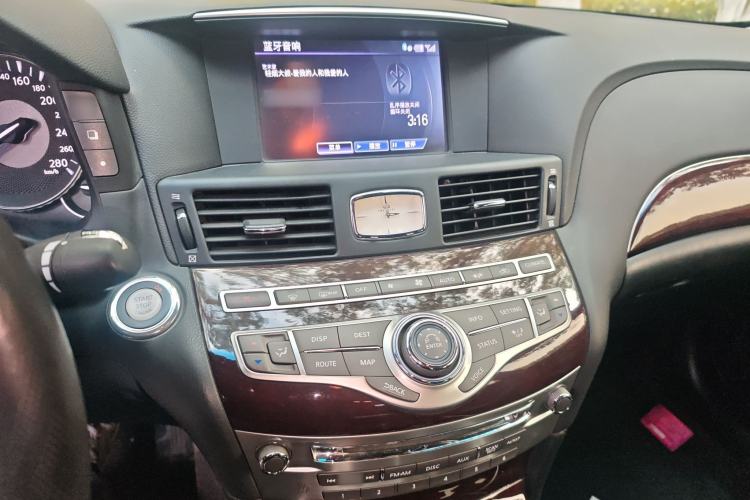 Used Infiniti Q70 2013 Q70L 2.5L Elegance Edition Audio And AC Panel