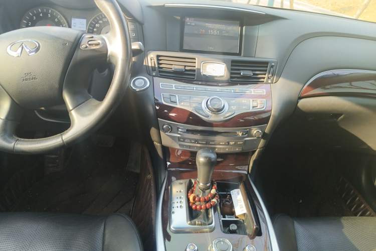Used Infiniti Q70 2013 Q70L 2.5L Comfort Edition Audio And AC Panel