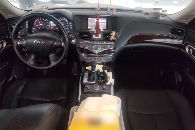 Used Infiniti Q70 2013 Q70L 2.5L Comfort Edition Center Console