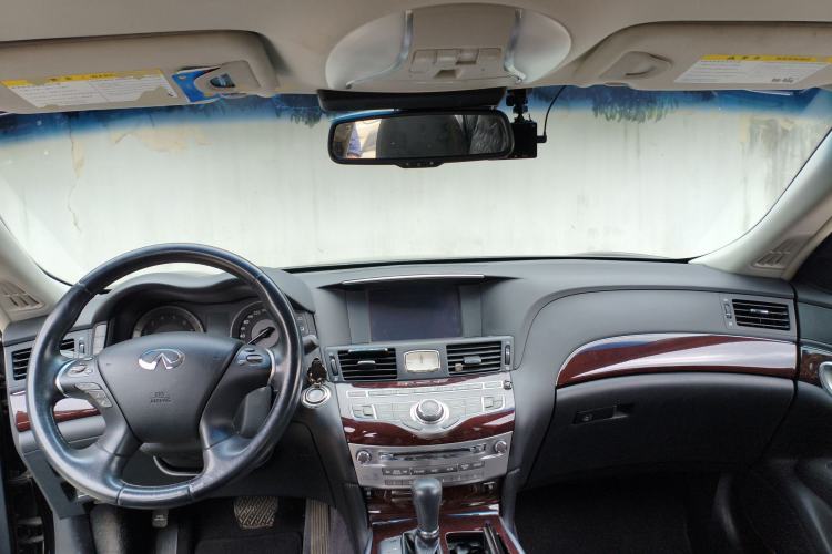 Used Infiniti Q70 2013 Q70L 2.5L Elegance Edition Center Console