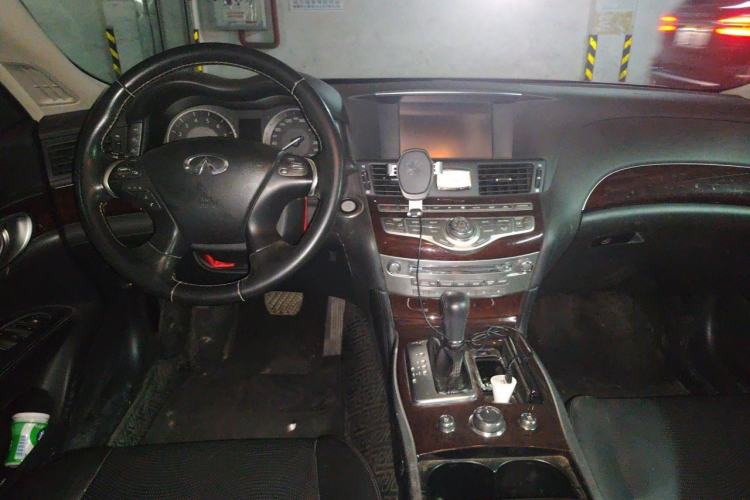 Used Infiniti Q70 2013 Q70L 2.5L Elegance Edition Center Console