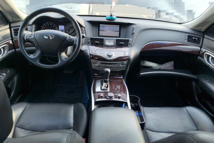 Used Infiniti Q70 2013 Q70L 2.5L Comfort Edition Center Console