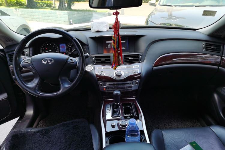 Used Infiniti Q70 2013 Q70L 2.5L Comfort Edition Center Console