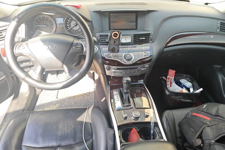 Used Infiniti Q70 2013 Q70L 2.5L Comfort Edition Center Console