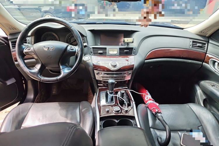 Used Infiniti Q70 2013 Q70L 2.5L Elegance Edition Center Console