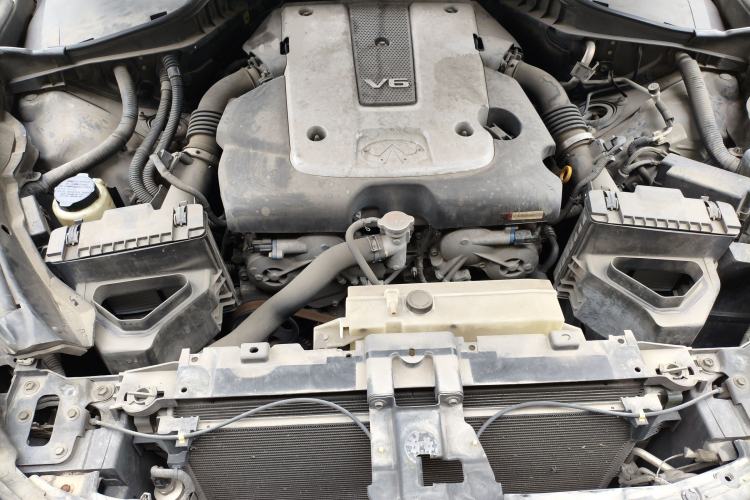Used Infiniti Q70 2013 Q70L 2.5L Elegance Edition Engine Bay