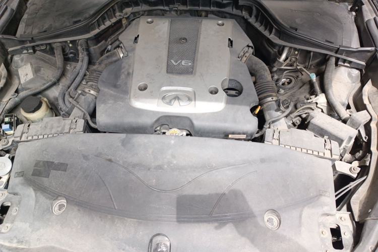 Used Infiniti Q70 2013 Q70L 2.5L Comfort Edition Engine Bay