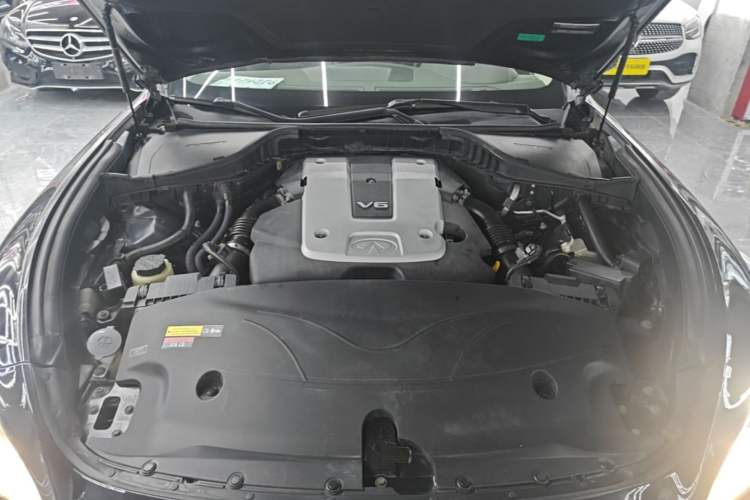 Used Infiniti Q70 2013 Q70L 2.5L Comfort Edition Engine Bay
