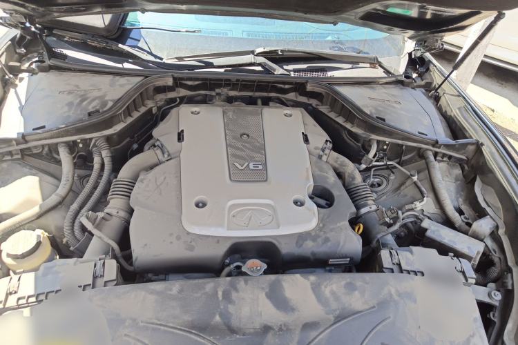 Used Infiniti Q70 2013 Q70L 2.5L Comfort Edition Engine Bay