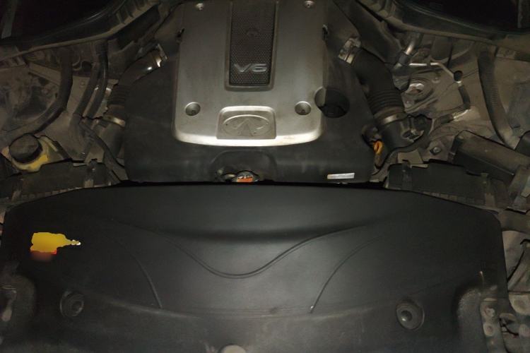 Used Infiniti Q70 2013 Q70L 2.5L Comfort Edition Engine Bay