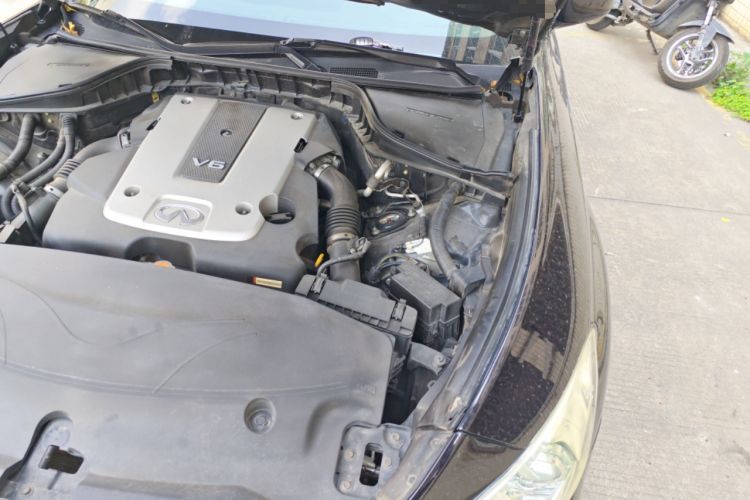 Used Infiniti Q70 2013 Q70L 2.5L Comfort Edition Engine Bay Left