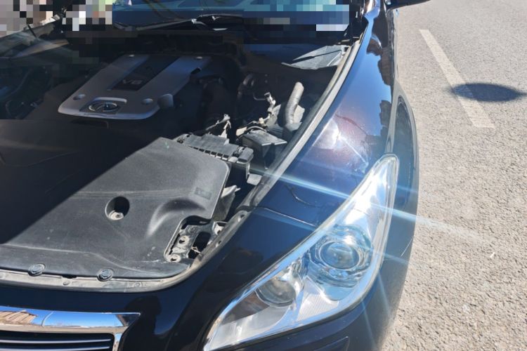 Used Infiniti Q70 2013 Q70L 2.5L Comfort Edition Engine Bay Left