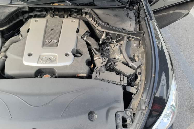 Used Infiniti Q70 2013 Q70L 2.5L Comfort Edition Engine Bay Left