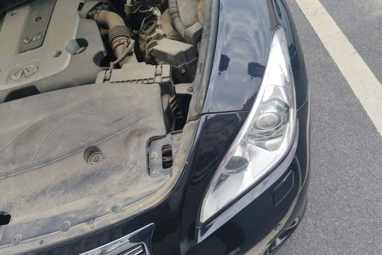 Used Infiniti Q70 2013 Q70L 2.5L Comfort Edition Engine Bay Left