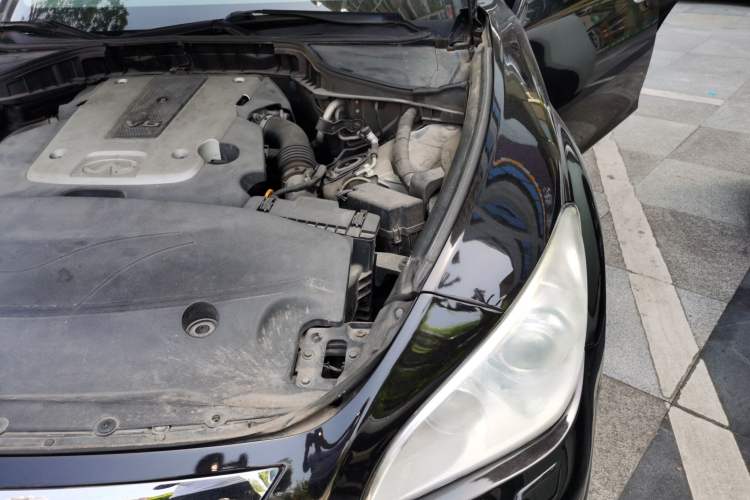 Used Infiniti Q70 2013 Q70L 2.5L Comfort Edition Engine Bay Left