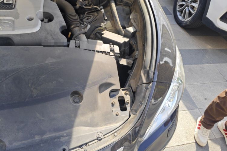 Used Infiniti Q70 2013 Q70L 2.5L Comfort Edition Engine Bay Left