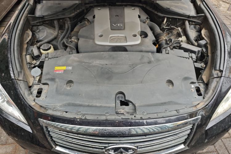 Used Infiniti Q70 2013 Q70L 2.5L Comfort Edition Engine Bay