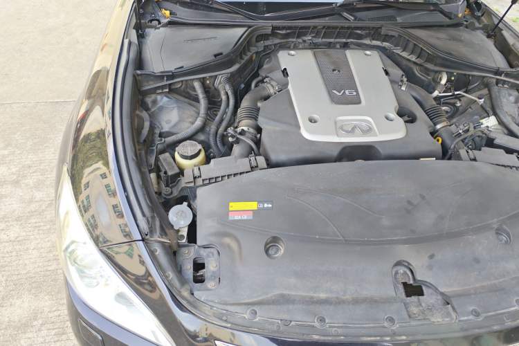 Used Infiniti Q70 2013 Q70L 2.5L Comfort Edition Engine Bay Right