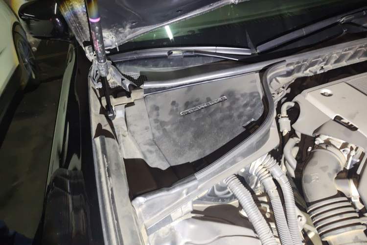 Used Infiniti Q70 2013 Q70L 2.5L Elegance Edition Engine Bay Right