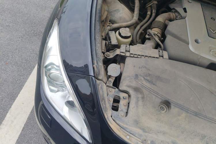 Used Infiniti Q70 2013 Q70L 2.5L Comfort Edition Engine Bay Right
