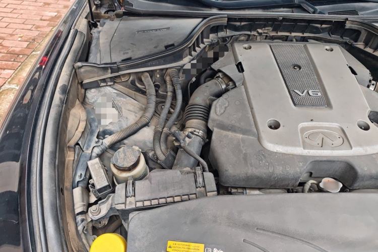 Used Infiniti Q70 2013 Q70L 2.5L Elegance Edition Engine Bay Right