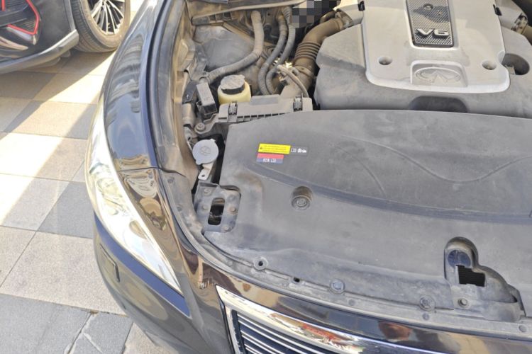 Used Infiniti Q70 2013 Q70L 2.5L Comfort Edition Engine Bay Right