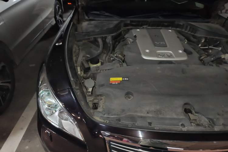 Used Infiniti Q70 2013 Q70L 2.5L Comfort Edition Engine Bay Right