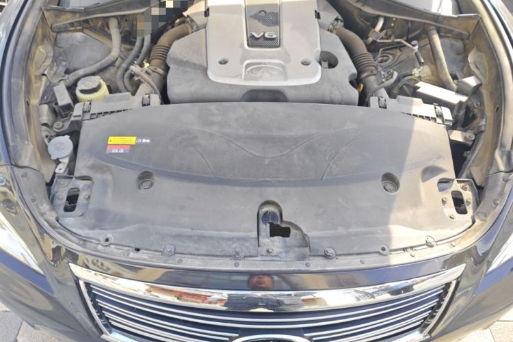 Used Infiniti Q70 2013 Q70L 2.5L Comfort Edition Engine Bay
