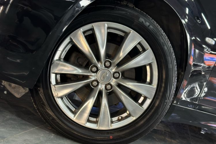 Used Infiniti Q70 2013 Q70L 2.5L Comfort Edition Exterior 1
