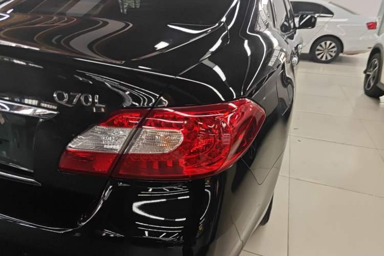 Used Infiniti Q70 2013 Q70L 2.5L Elegance Edition Exterior 3