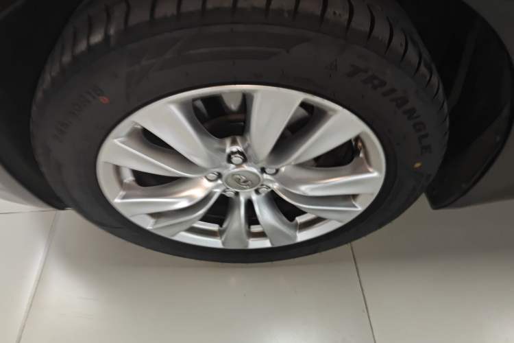 Used Infiniti Q70 2013 Q70L 2.5L Elegance Edition Exterior 4