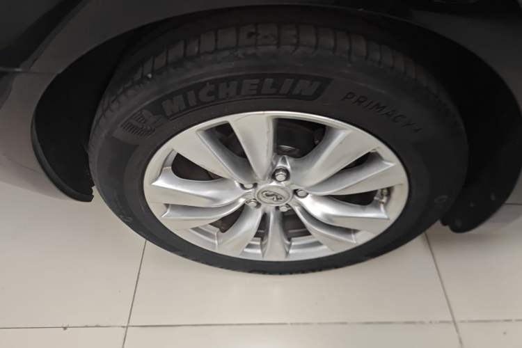 Used Infiniti Q70 2013 Q70L 2.5L Elegance Edition Exterior 5
