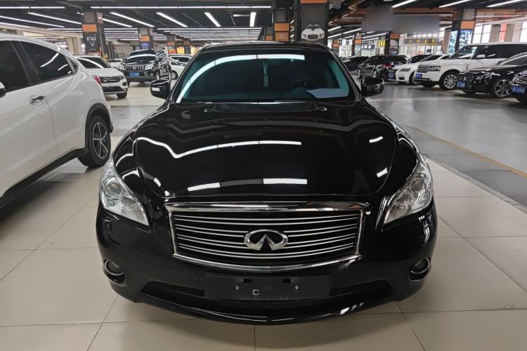 Used Infiniti Q70 2013 Q70L 2.5L Elegance Edition Front