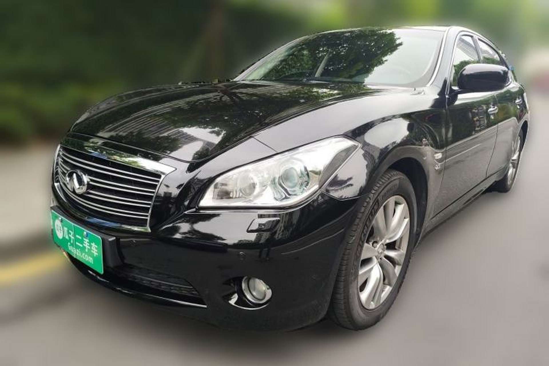 Used Infiniti Q70 2013 Q70L 2.5L Elegance Edition Front Left 45 Deg