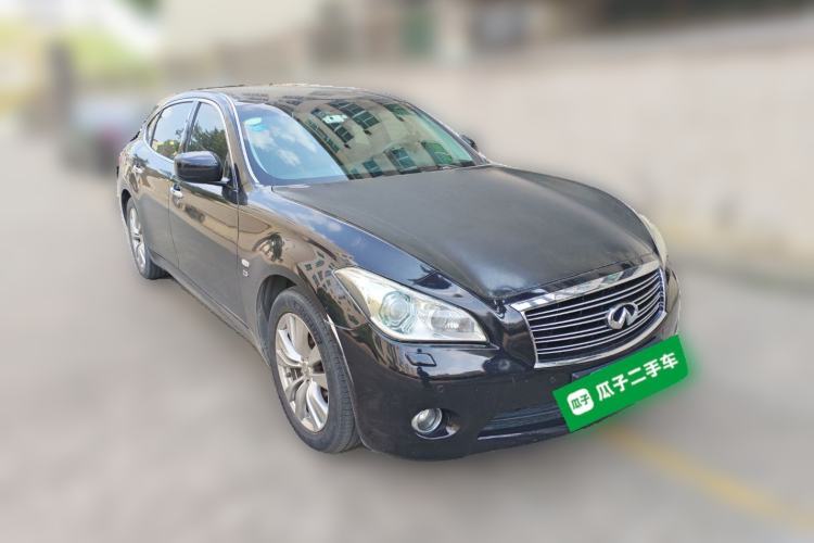 Used Infiniti Q70 2013 Q70L 2.5L Comfort Edition Front Right 45 Deg